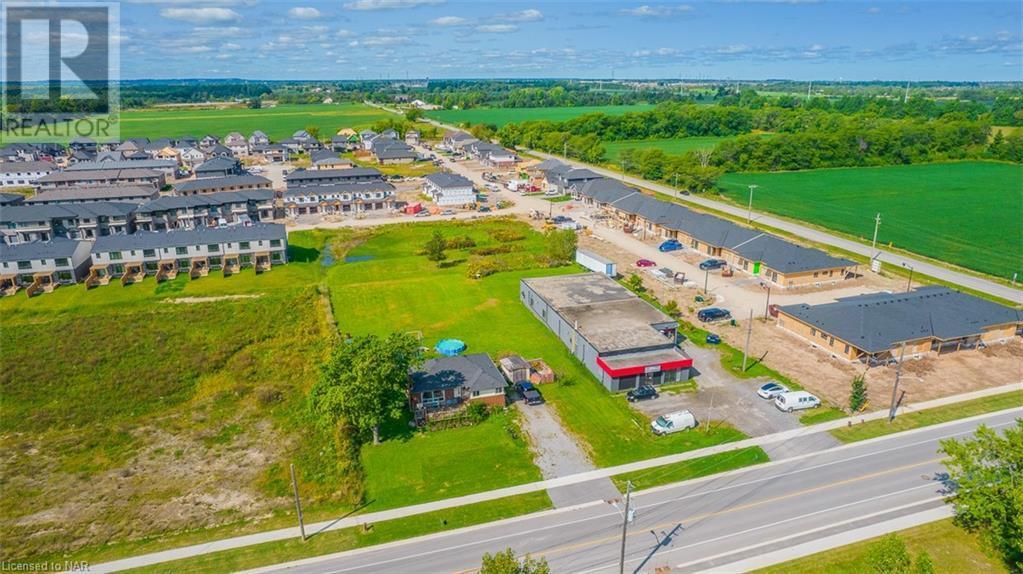 7317 Garner Rd, Niagara Falls, ON L2H 0Y1