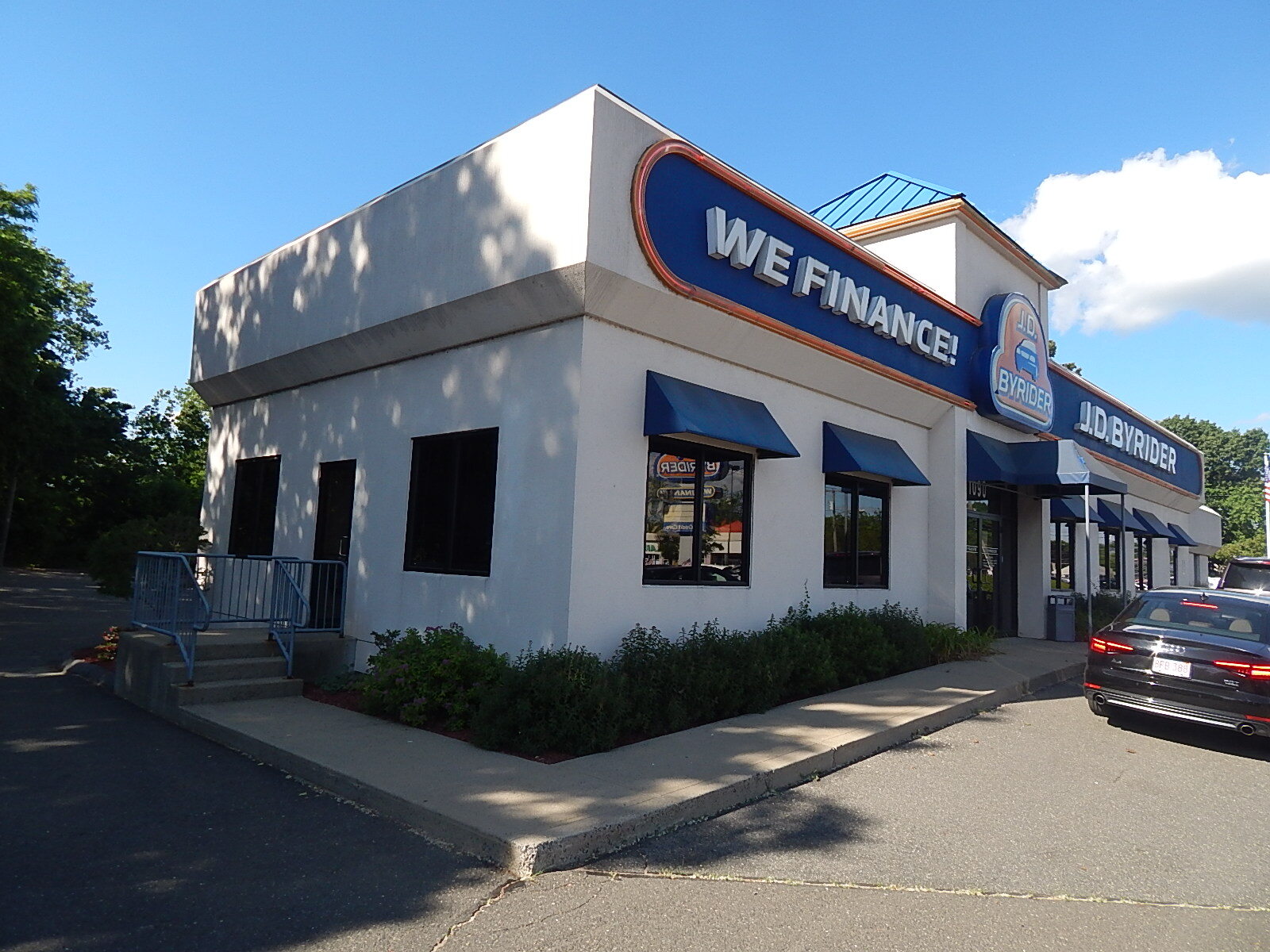 1090 Boston Rd, Springfield, MA 01119 Retail/Auto Dealership