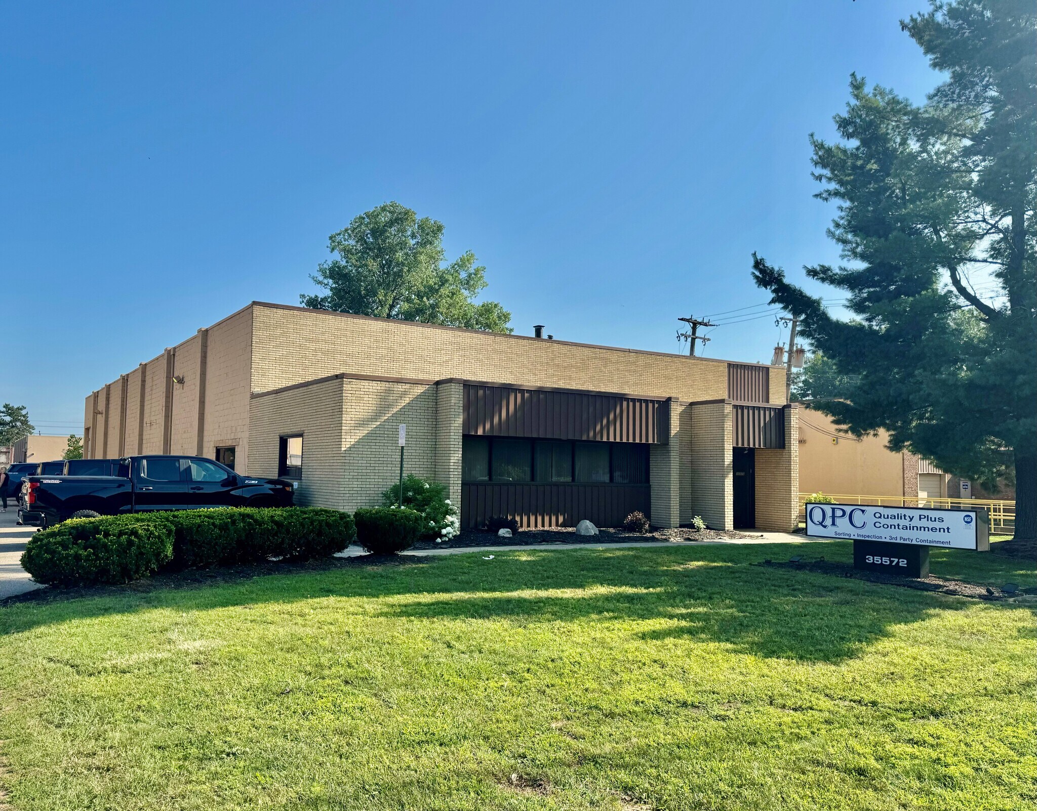 35572 Veronica St, Livonia, MI for lease Building Photo- Image 1 of 7