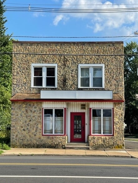 6 E Camden Ave, Moorestown, NJ, 08057 portfolio of 2 properties for sale on LoopNet.com - Building Photo - Image 1 of 16