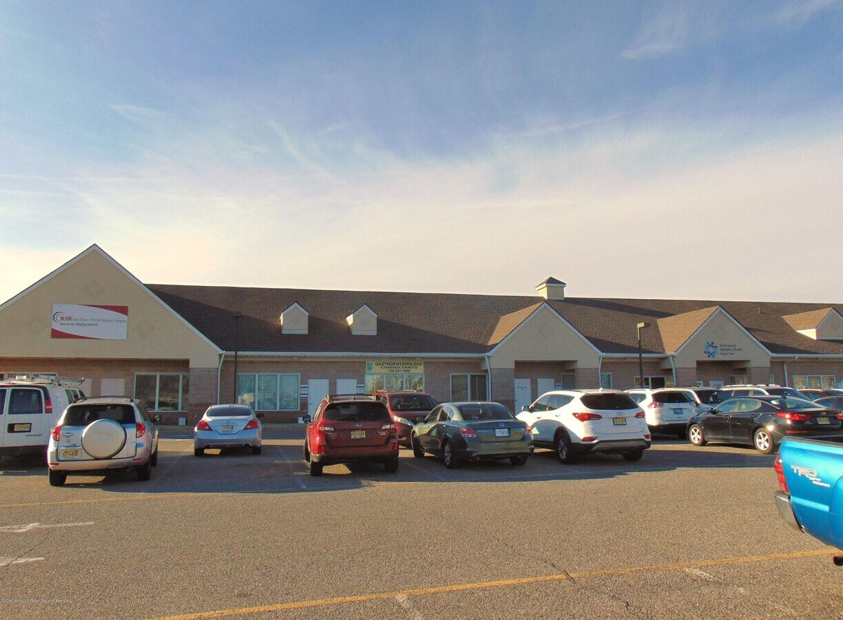 9 Mule Rd, Toms River, NJ 08755