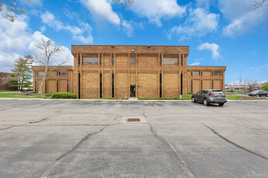 1505 Bethel Rd, Columbus, OH for lease - Building Photo - Image 2 of 13