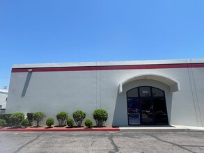 21110-21129 Osborne St, Canoga Park, CA for lease Building Photo- Image 1 of 1