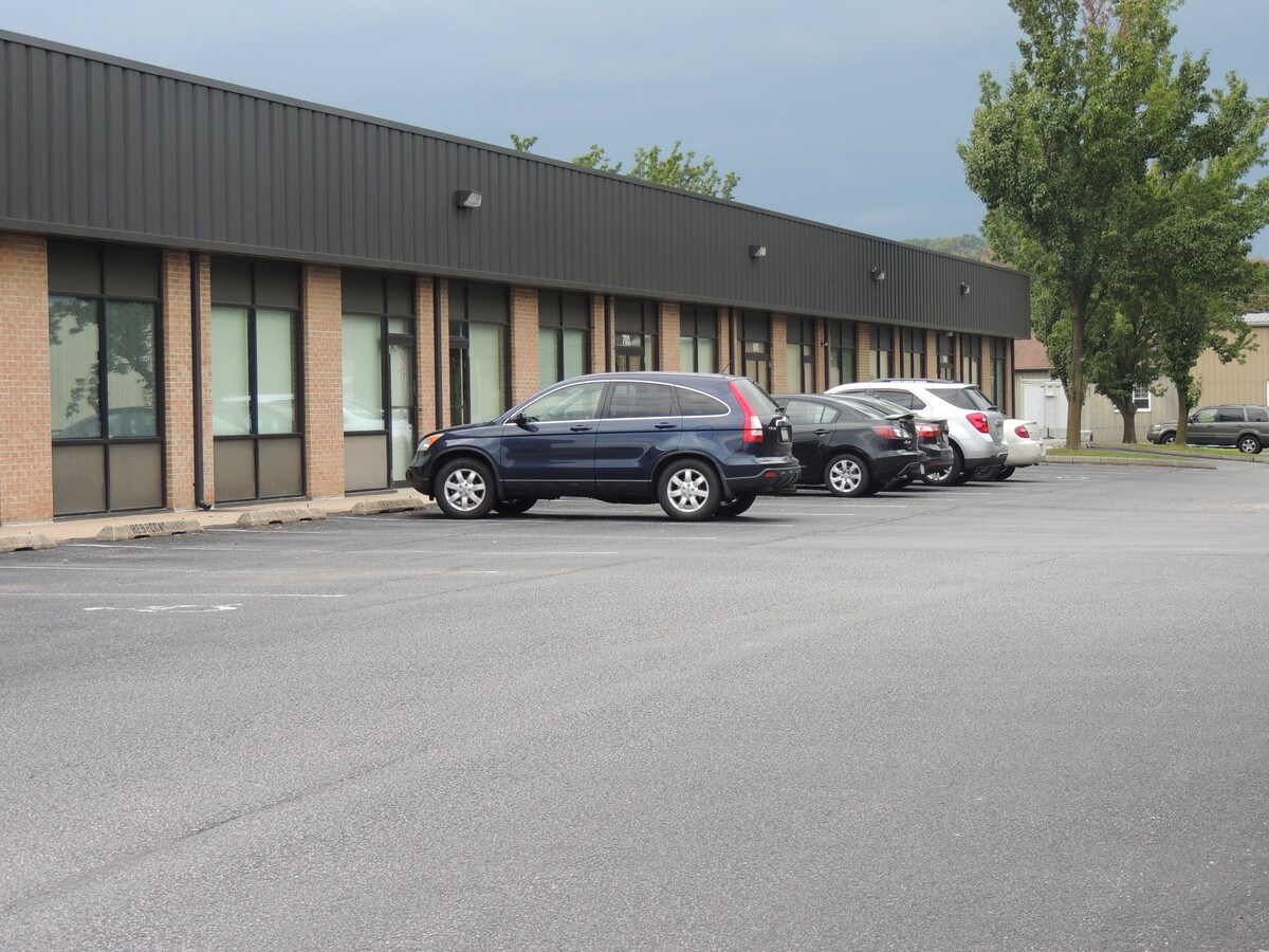 1805 Loucks Rd, York, PA 17408