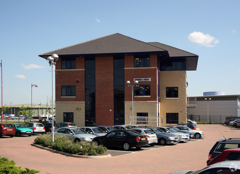 3 Centro Pl, Derby for lease - Building Photo - Image 3 of 4