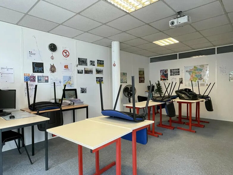 Office in Le Havre for lease - Interior Photo - Image 3 of 9