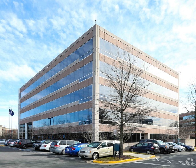 220 Spring St, Herndon, VA for lease - Building Photo - Image 1 of 10