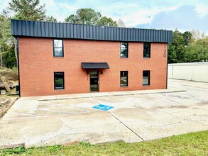 130 Robinson Dr, Fayetteville, GA for lease Building Photo- Image 1 of 8