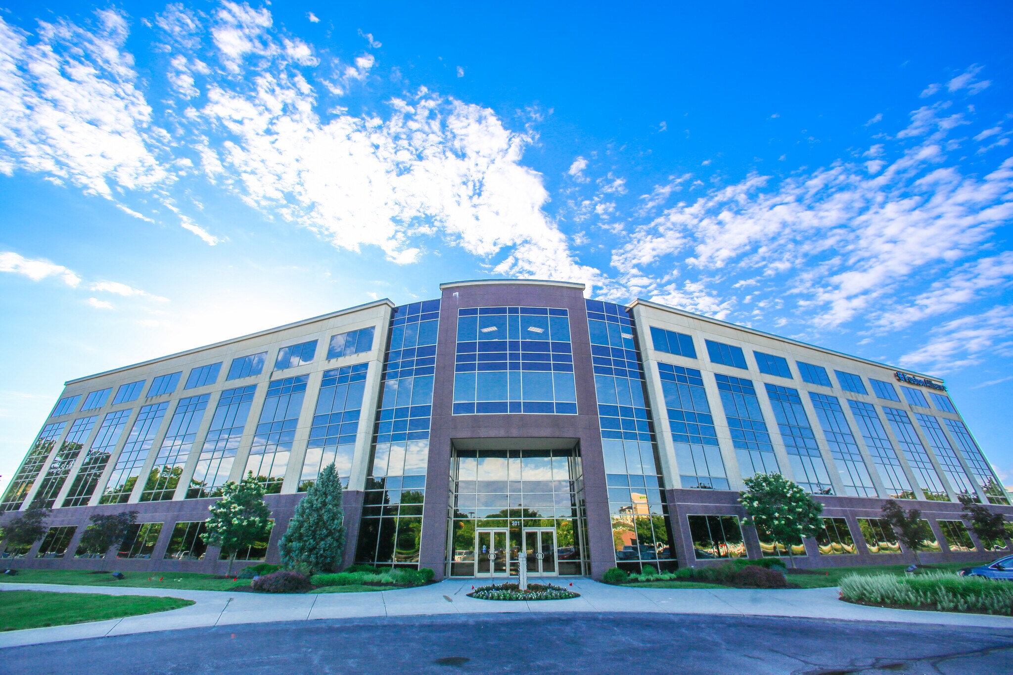 301 Pennsylvania Pky, Indianapolis, IN for lease Building Photo- Image 1 of 7