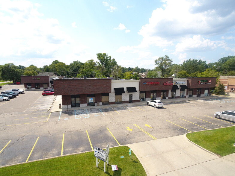 3271-3303 Rochester Rd, Troy, MI for lease - Building Photo - Image 1 of 3