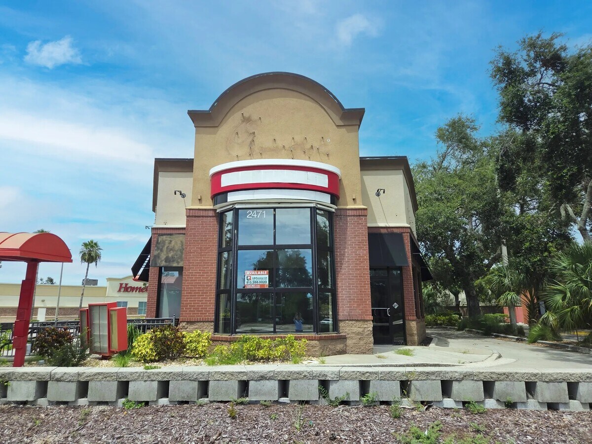 2471 Tyrone Blvd Saint Petersburg - 2471 Tyrone Blvd Saint Petersburg FL Building Photo 1 HighDefinition