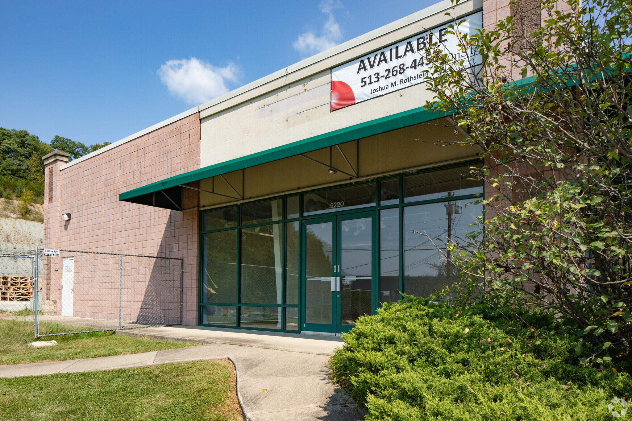 5222 Beechmont Ave, Cincinnati, OH 45230 Starbucks Outlot along