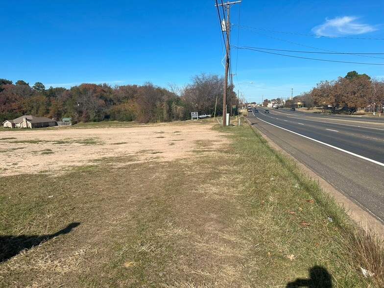 3020 W Gentry Pky, Tyler, TX for sale - Building Photo - Image 1 of 13