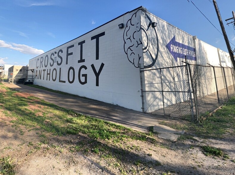 2930 W Pafford St, Fort Worth, TX for lease - Building Photo - Image 3 of 8