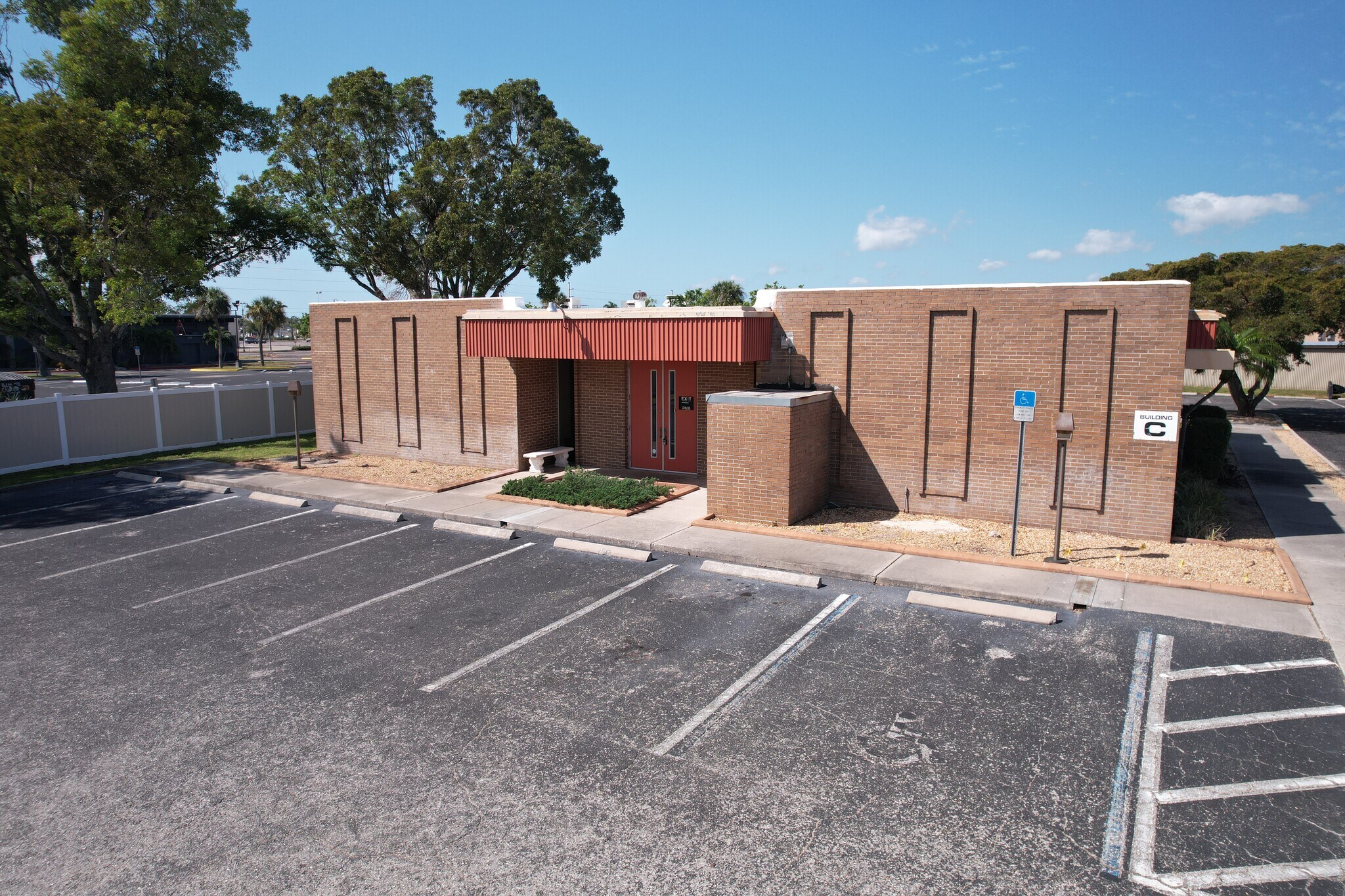 3900 Broadway Ave, Fort Myers, FL for sale Primary Photo- Image 1 of 55