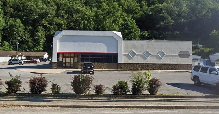 894 Cook Pky, Oceana, WV for lease - Primary Photo - Image 1 of 1