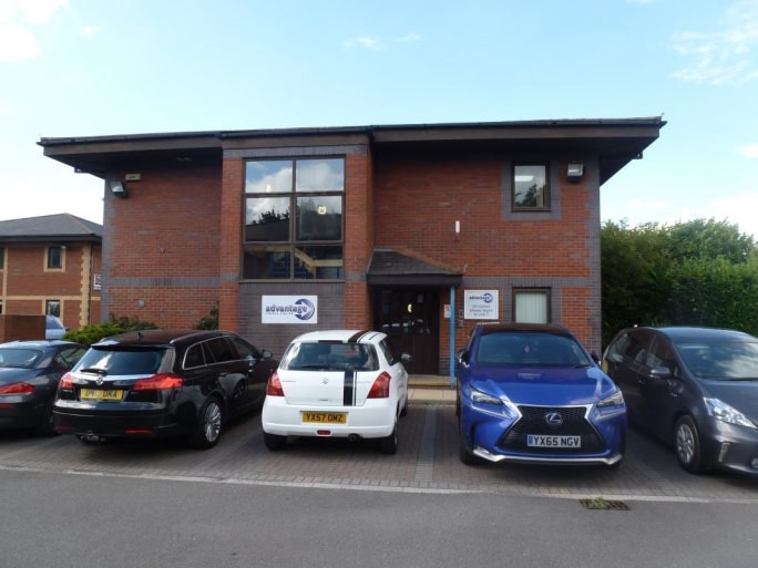 Moss Rd, Grimsby for sale Primary Photo- Image 1 of 1