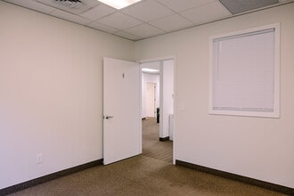 2101 Hennepin Ave, Minneapolis, MN for lease Interior Photo- Image 2 of 11