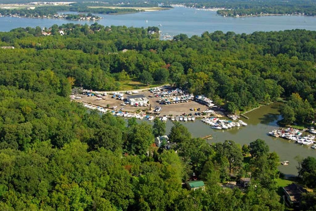 2015 Turkey Point Rd, Essex, MD 21221