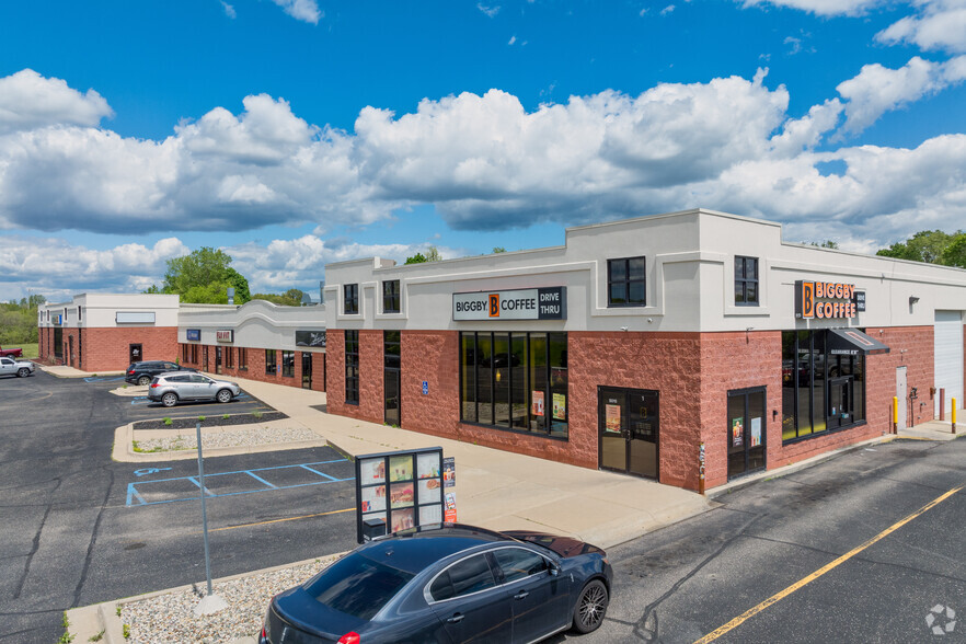 5015 E Michigan, Kalamazoo, MI for lease - Primary Photo - Image 1 of 5