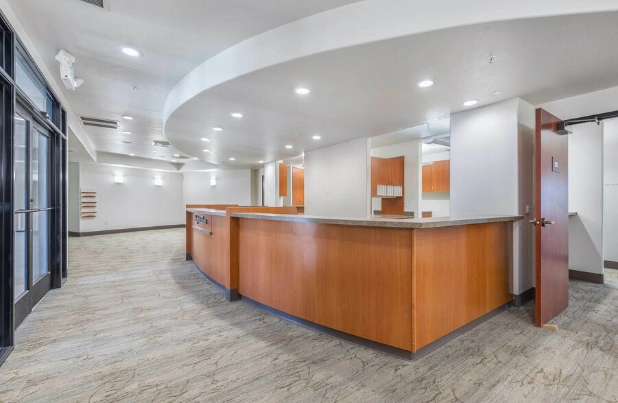 1880 W Judith Ln, Boise, ID for lease - Lobby - Image 3 of 12