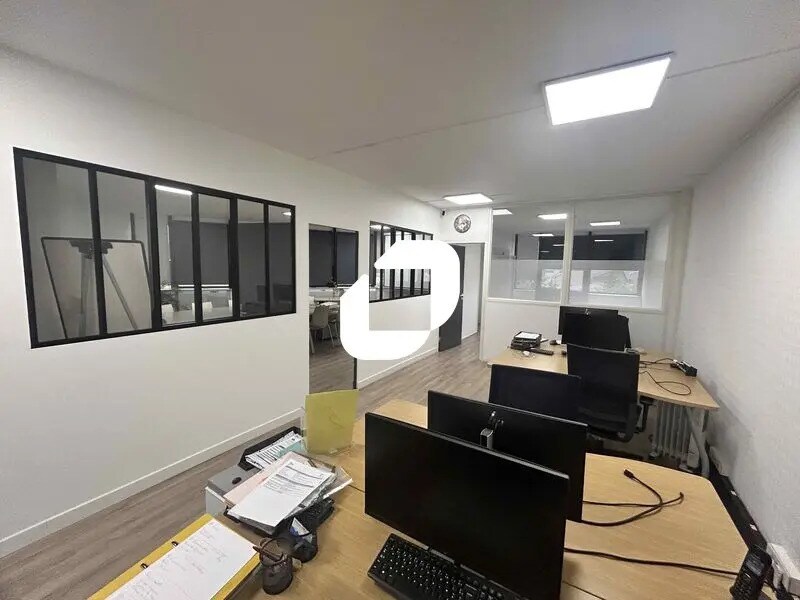 Office in Argenteuil for lease Building Photo- Image 1 of 10