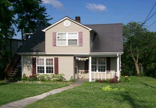 2105 Gladstone Ave, Nashville, TN for sale Primary Photo- Image 1 of 2