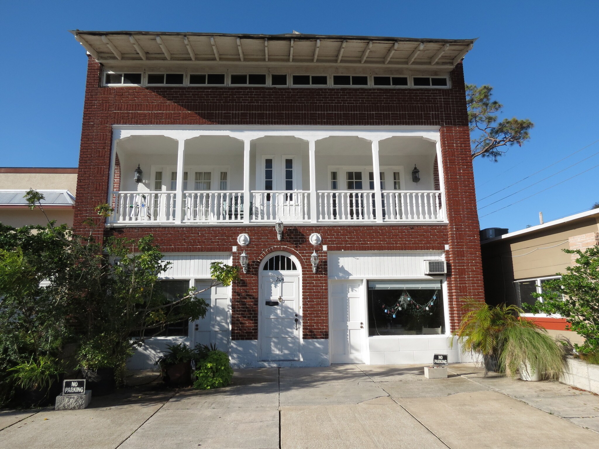 204 Magnolia St, New Smyrna Beach, FL for sale Primary Photo- Image 1 of 1