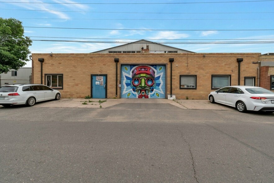 2401 S Delaware St, Denver, CO for lease - Building Photo - Image 1 of 24