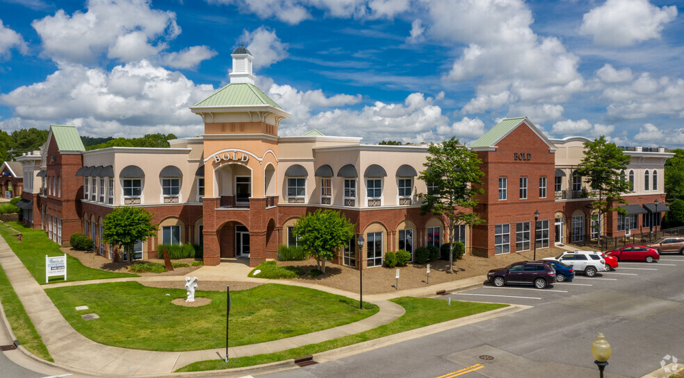 50101 Governors Dr, Chapel Hill, NC for lease - Primary Photo - Image 1 of 47