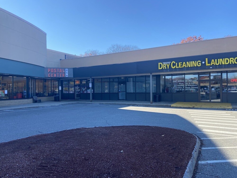 855903 Hanover St, Manchester, NH 03104 East Side Plaza