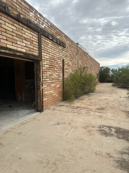 1138 Ironwood Rd, Pearce, AZ for sale - Building Photo - Image 2 of 4