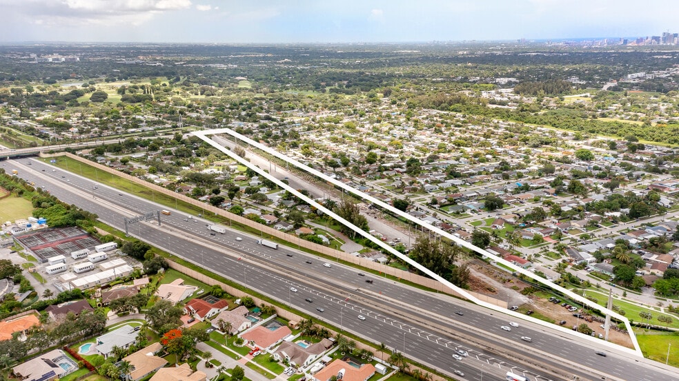 5050 Peters Rd, Plantation, FL for lease - Aerial - Image 3 of 11