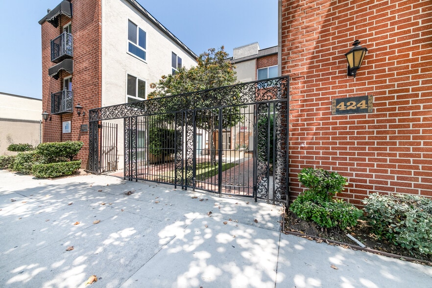 CBG Lake Portfolio portfolio of 4 properties for sale on LoopNet.com - Building Photo - Image 3 of 30