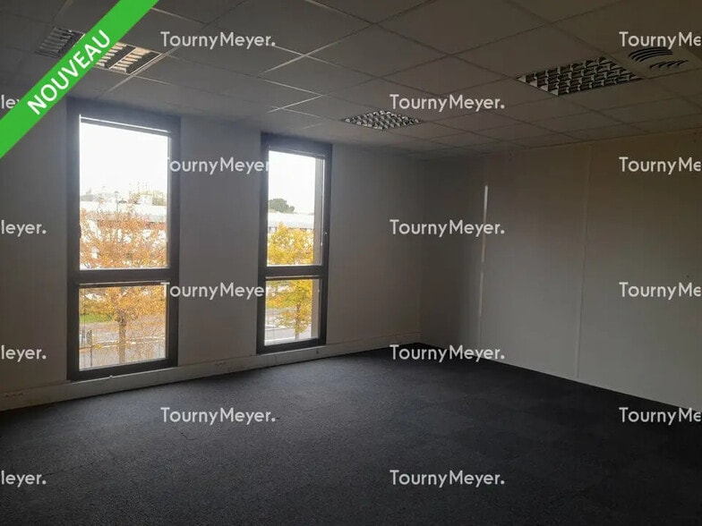 Office in Rennes for lease - Interior Photo - Image 1 of 3