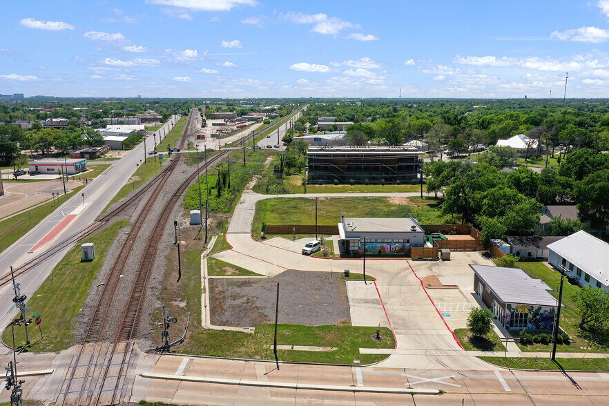 101 W 32nd St, Bryan, TX for sale - Building Photo - Image 2 of 2