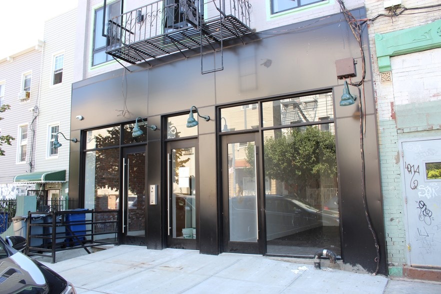 12 Belvidere St, Brooklyn, NY for lease - Building Photo - Image 3 of 3