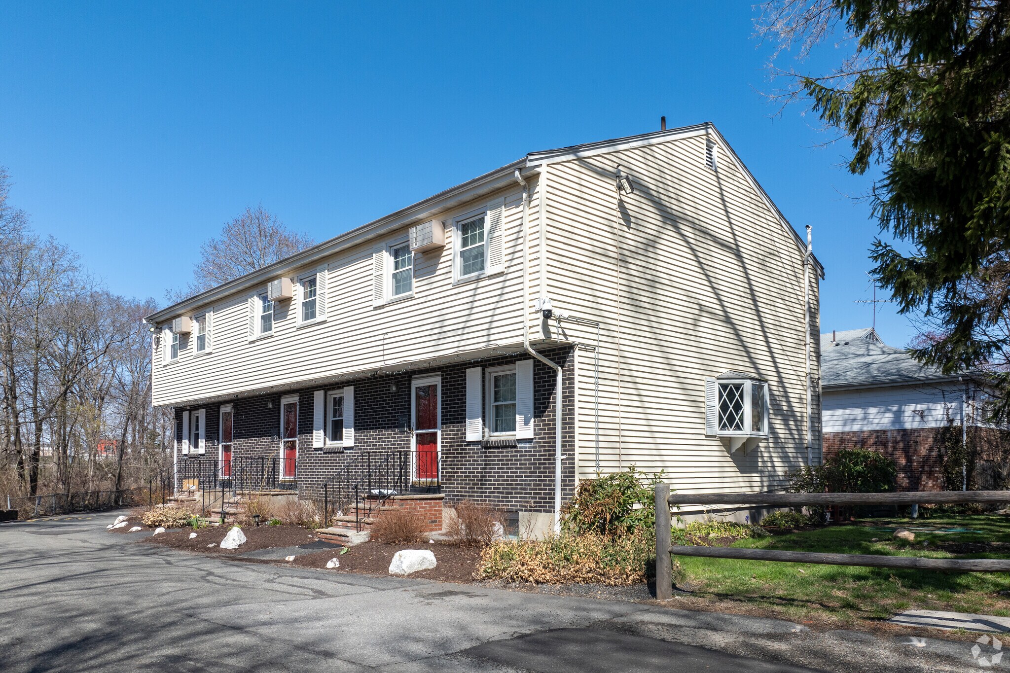 75 Vine St, Saugus, MA for sale Primary Photo- Image 1 of 1