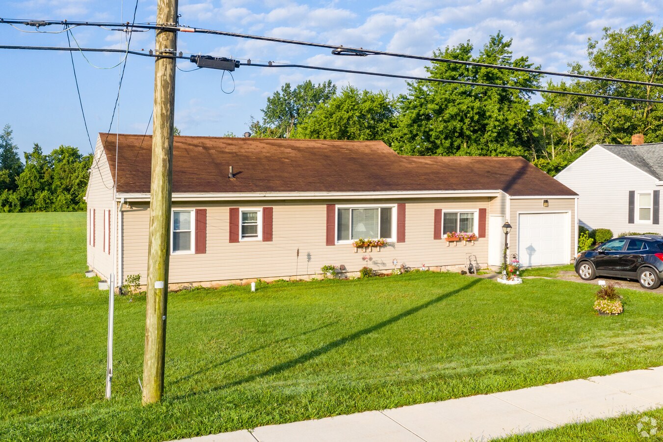 4061 Elida Rd, Lima, OH 45807