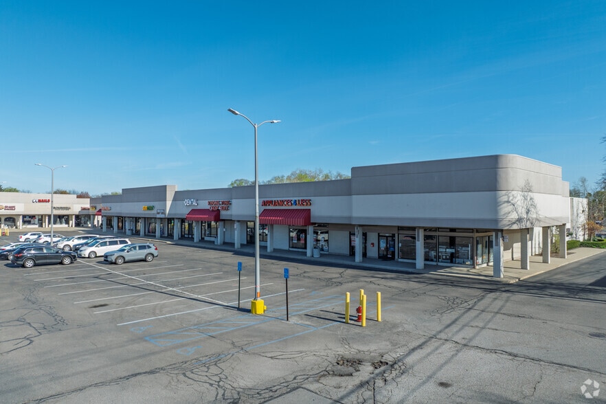 8204-8260 23 Mile Rd, Shelby Township, MI for lease - Building Photo - Image 3 of 6