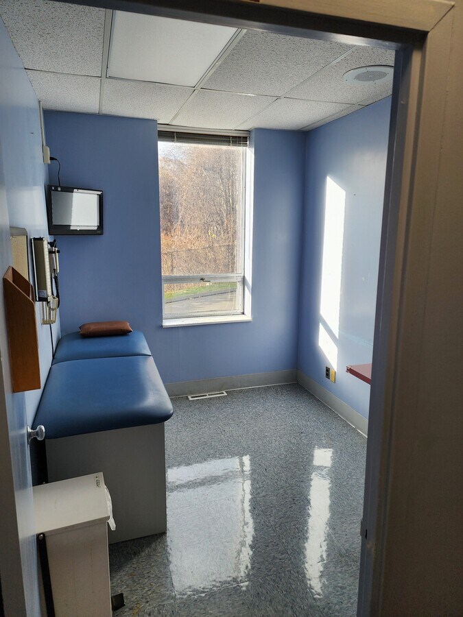 1389 W Main St, Waterbury, CT 06708 - Unit 205 - - Interior Photo - Image 1 of 6