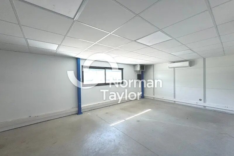 Flex in Lunel-Viel for lease - Interior Photo - Image 2 of 11