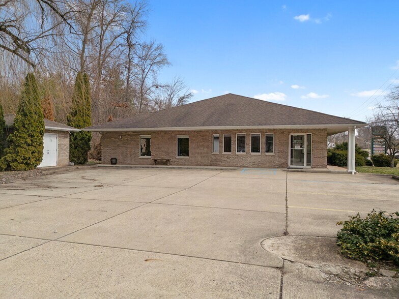 3518 Teays Valley Rd, Hurricane, WV for lease - Building Photo - Image 2 of 10