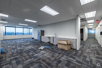 900 US Highway 9 N, Woodbridge, NJ for lease Interior Photo- Image 2 of 18