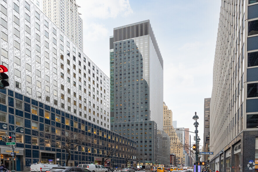 666 Third Ave, New York, NY for lease - Primary Photo - Image 1 of 35