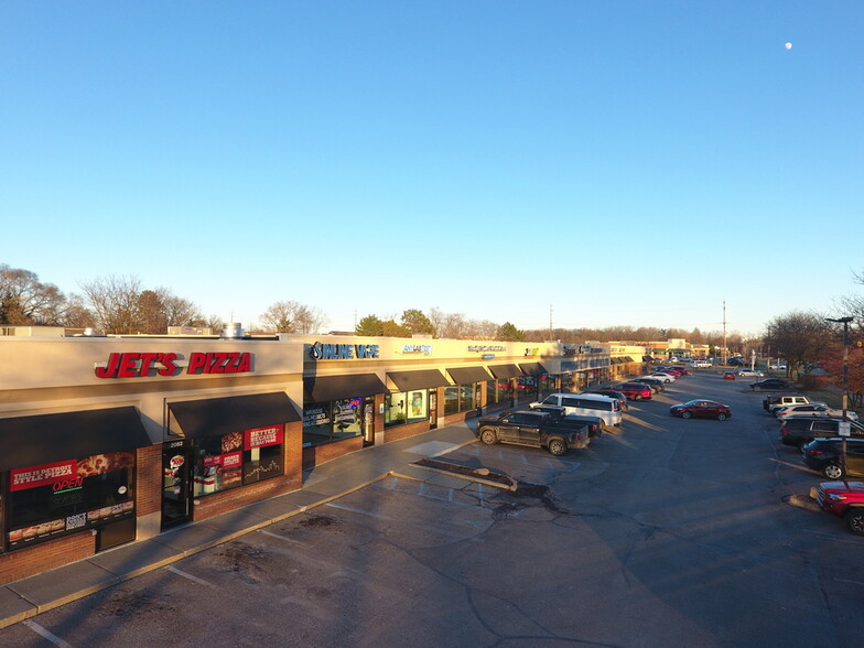 2010-2124 W Auburn Rd, Rochester Hills, MI for lease - Building Photo - Image 2 of 5