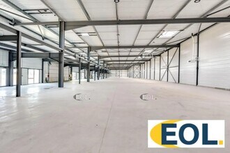 Flex in Le Thillay for lease Interior Photo- Image 2 of 5