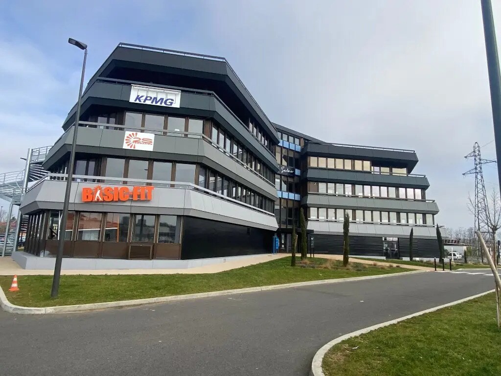 Office in for lease Building Photo- Image 1 of 6