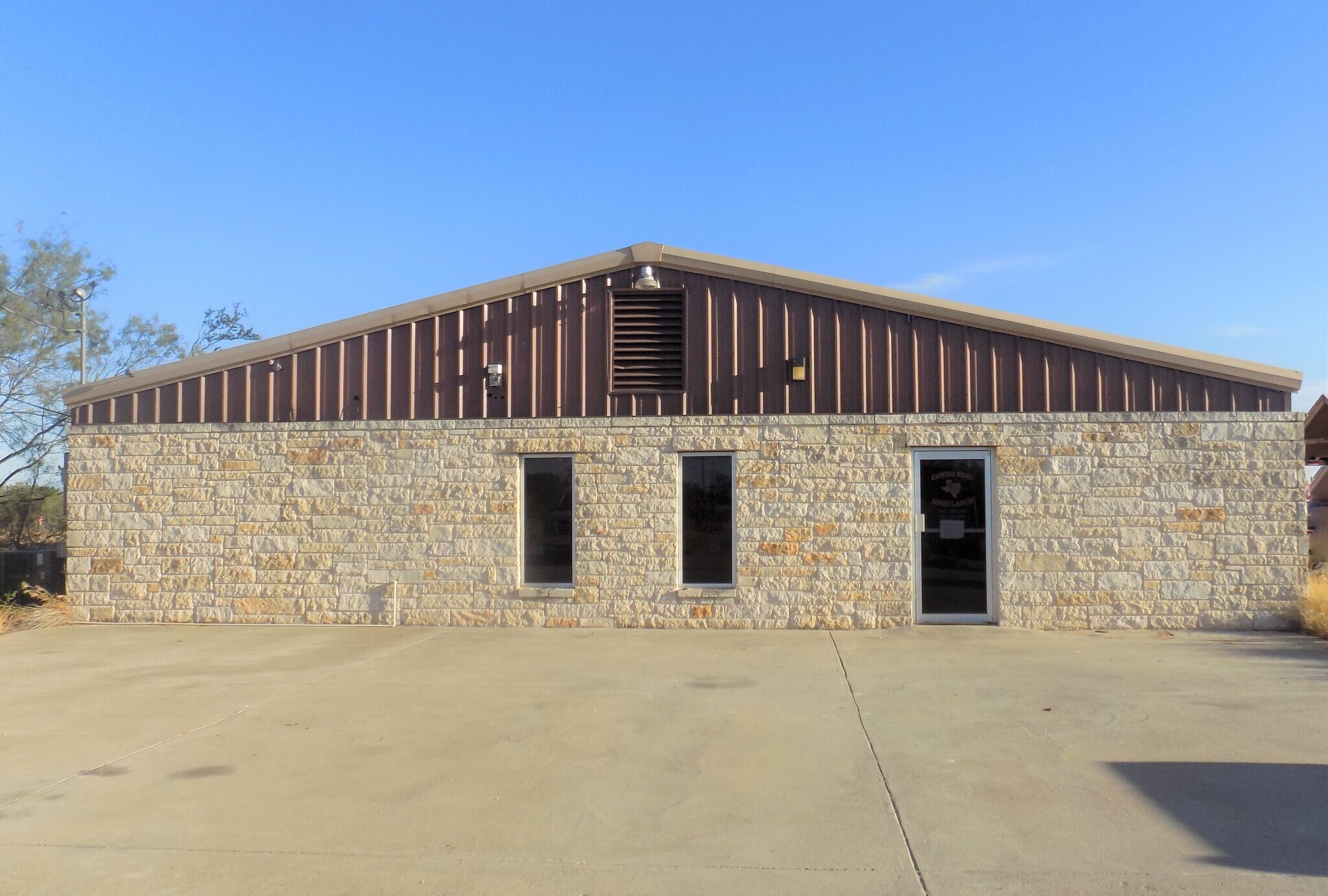 2045 FM 2367, Carrizo Springs, TX for sale Primary Photo- Image 1 of 1