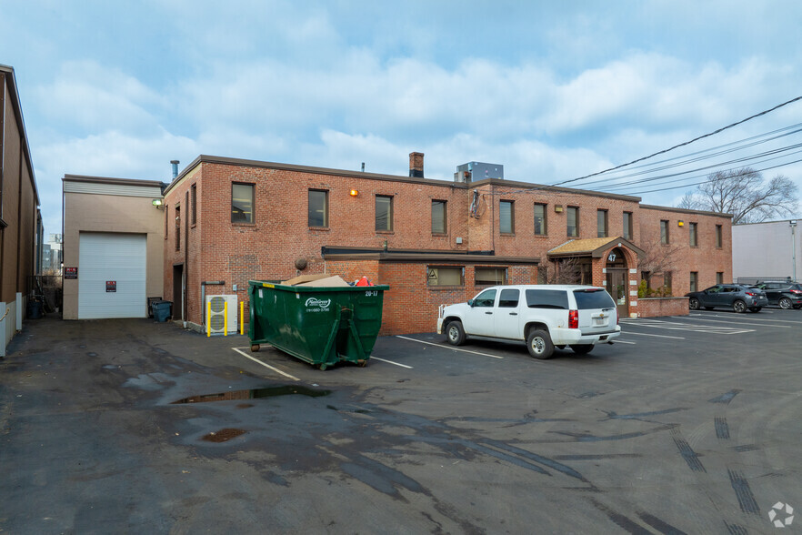 47 Hall St, Medford, MA for lease - Building Photo - Image 3 of 8